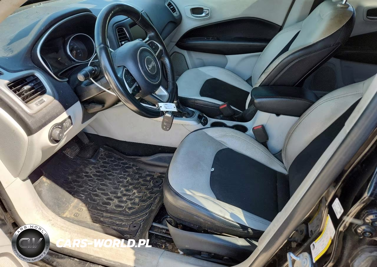 2018 Jeep Compass Latitude VIN:3C4NJCBB2JT425064 - 7