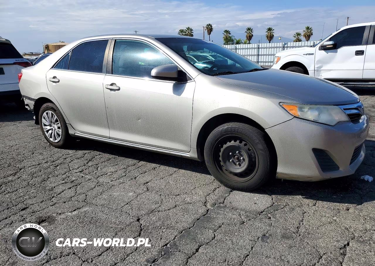 2014 Toyota Camry Le VIN:4T4BF1FK4ER410016 - 4