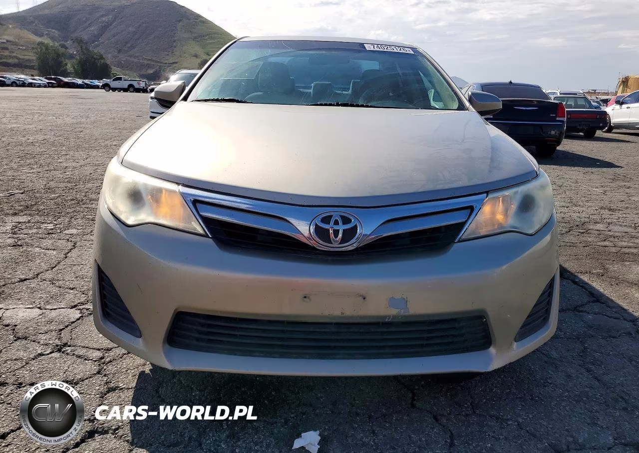 2014 Toyota Camry Le VIN:4T4BF1FK4ER410016 - 5