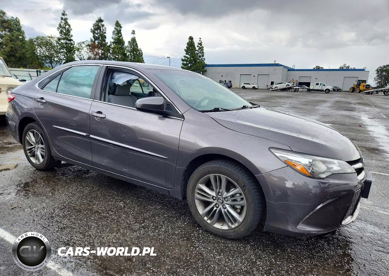 2017 Toyota Camry Se VIN:4T1BF1FK6HU303659 - 4