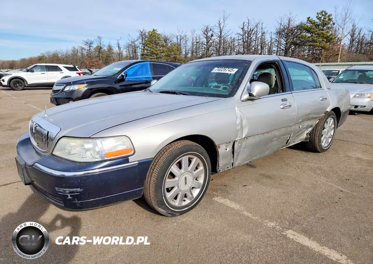 2007 Lincoln Town Car Signature Limited