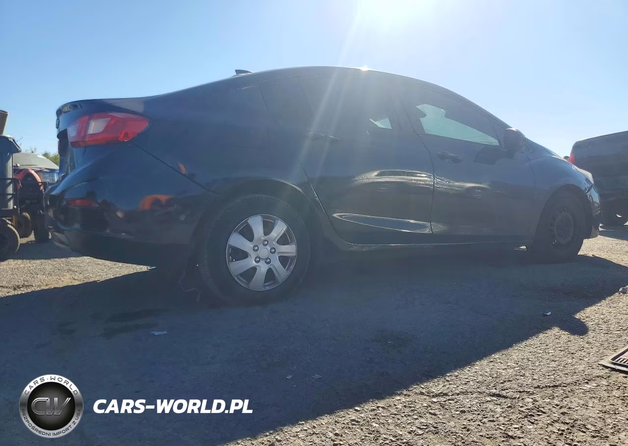 2018 Chevrolet Cruze Ls VIN:1G1BC5SM3J7230727 - 3