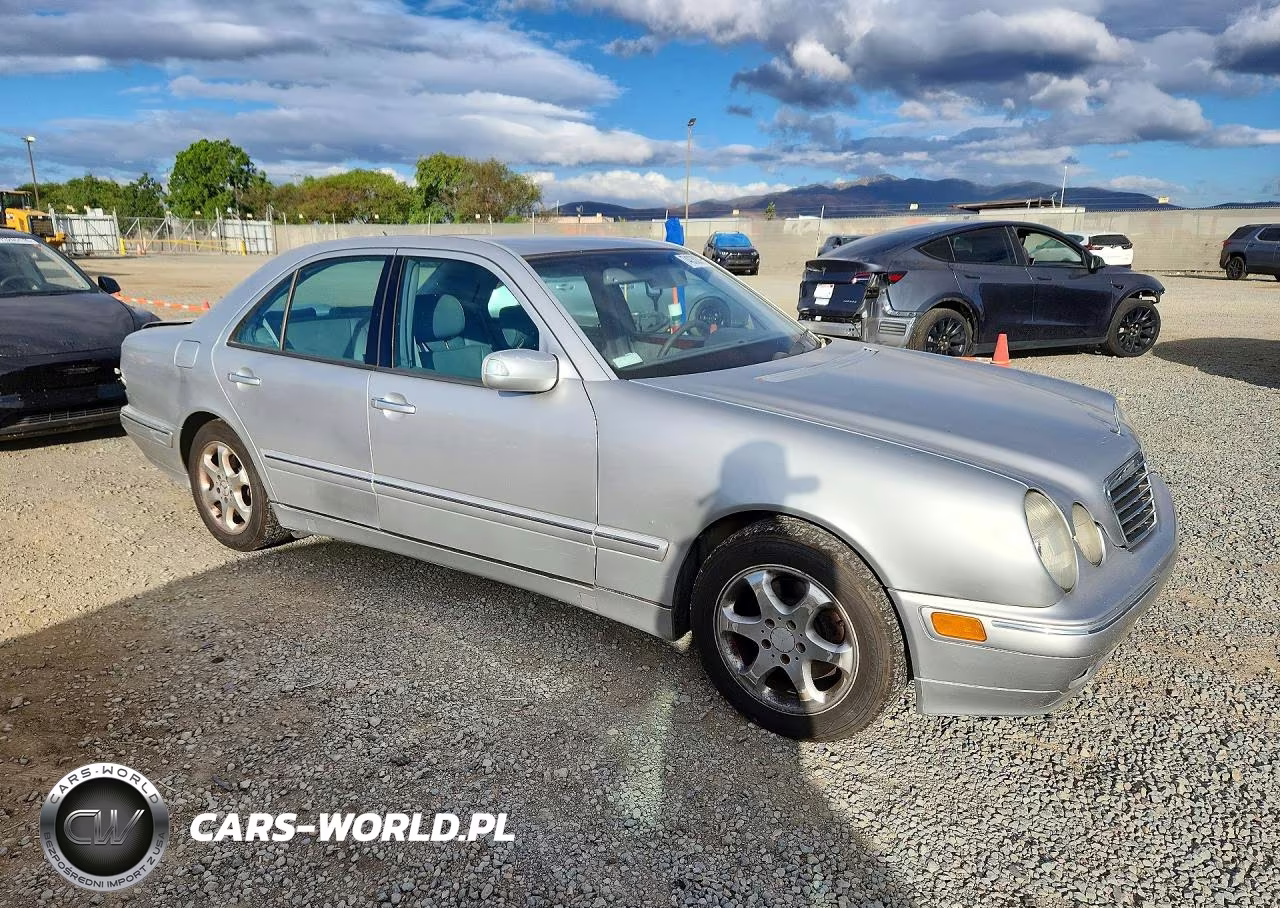 2002 Mercedes-Benz E 320 VIN:WDBJF65JX2B415405 - 4