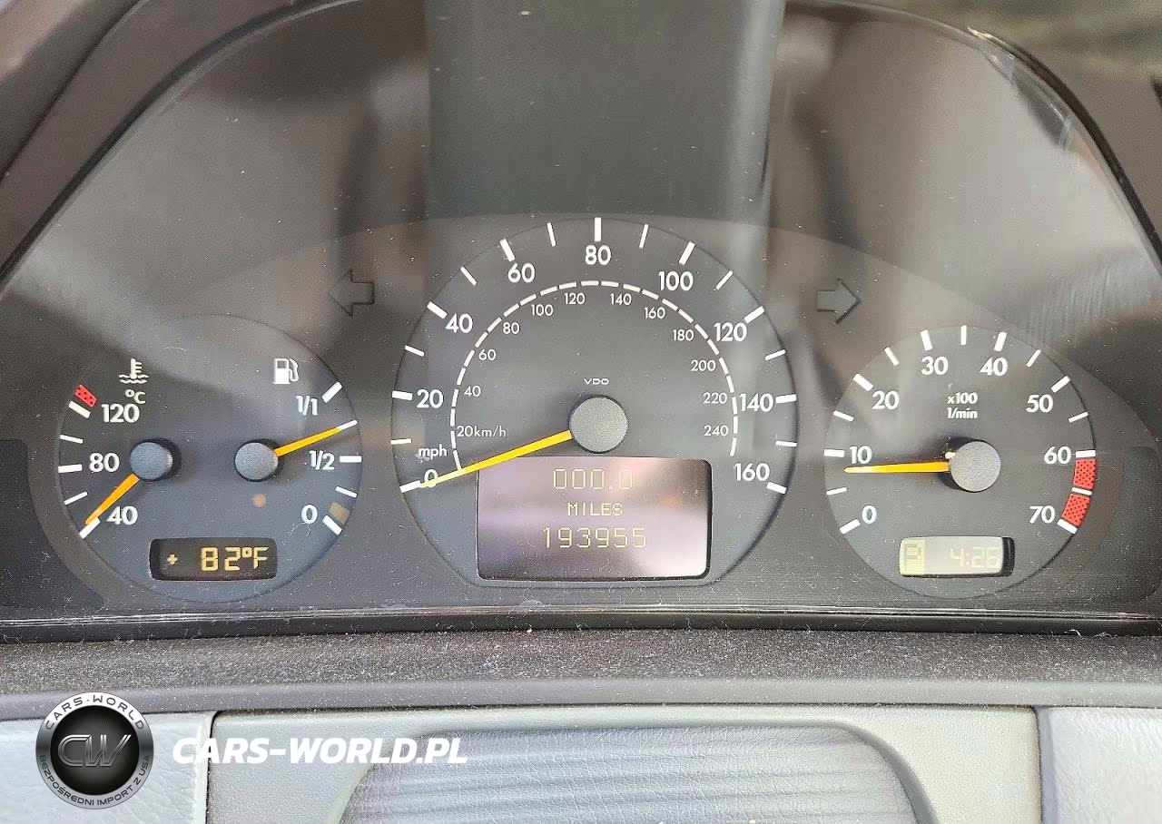 2002 Mercedes-Benz E 320 VIN:WDBJF65JX2B415405 - 9