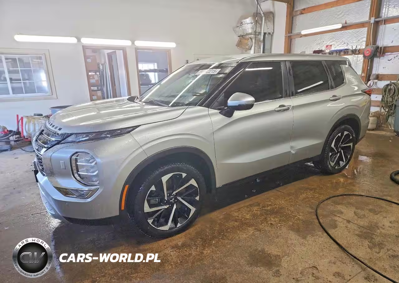 2022 Mitsubishi Outlander Se