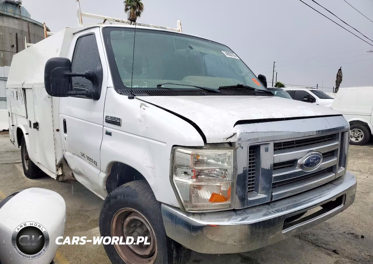 2013 Ford Econoline E350 Super Duty Cutaway Van VIN:1FDWE3FL8DDB09587 - 4