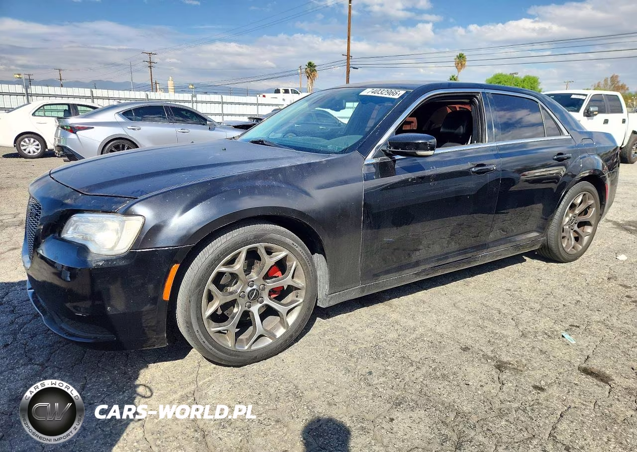 2018 Chrysler 300 Touring VIN:2C3CCAAG1JH234168 - 1