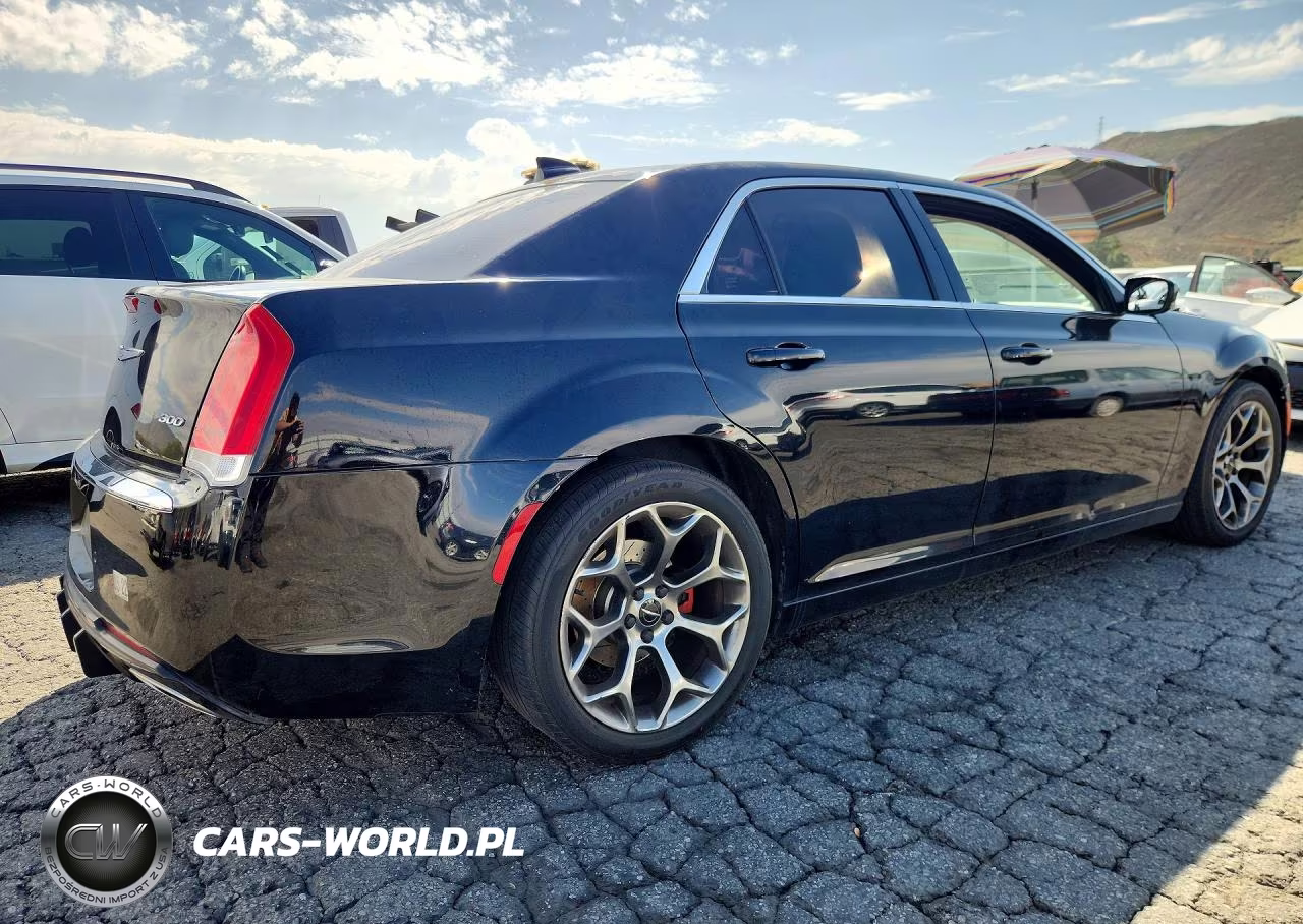 2018 Chrysler 300 Touring VIN:2C3CCAAG1JH234168 - 3