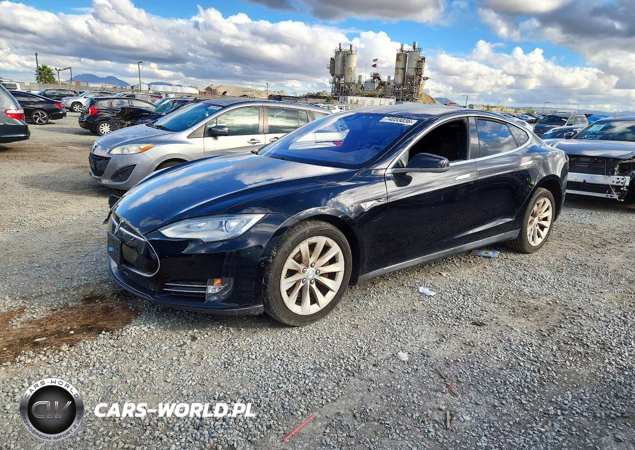 2015 Tesla Model S – zdjęcie 1 z 12