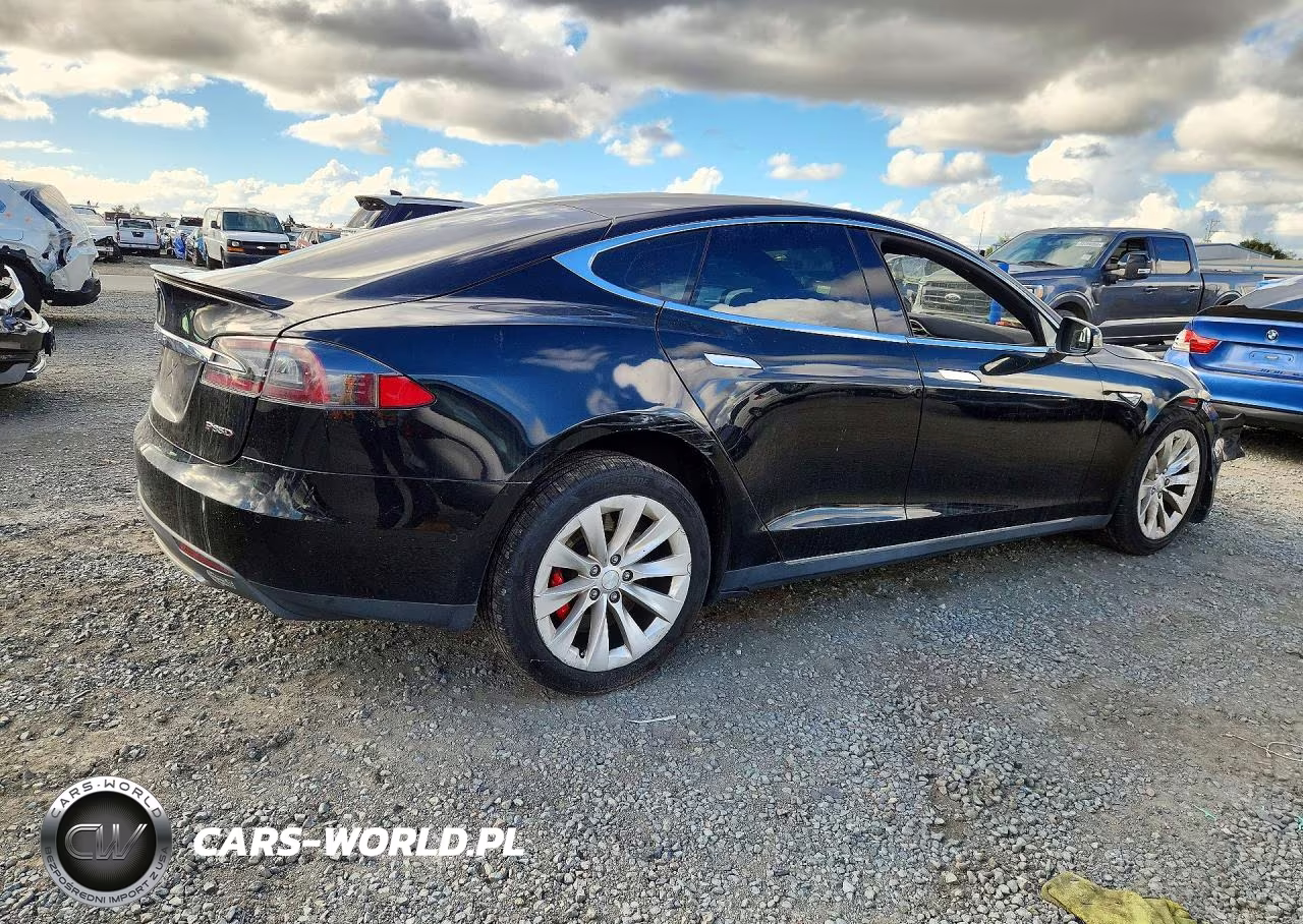 2015 Tesla Model S VIN:5YJSA1E47FF117463 - 3