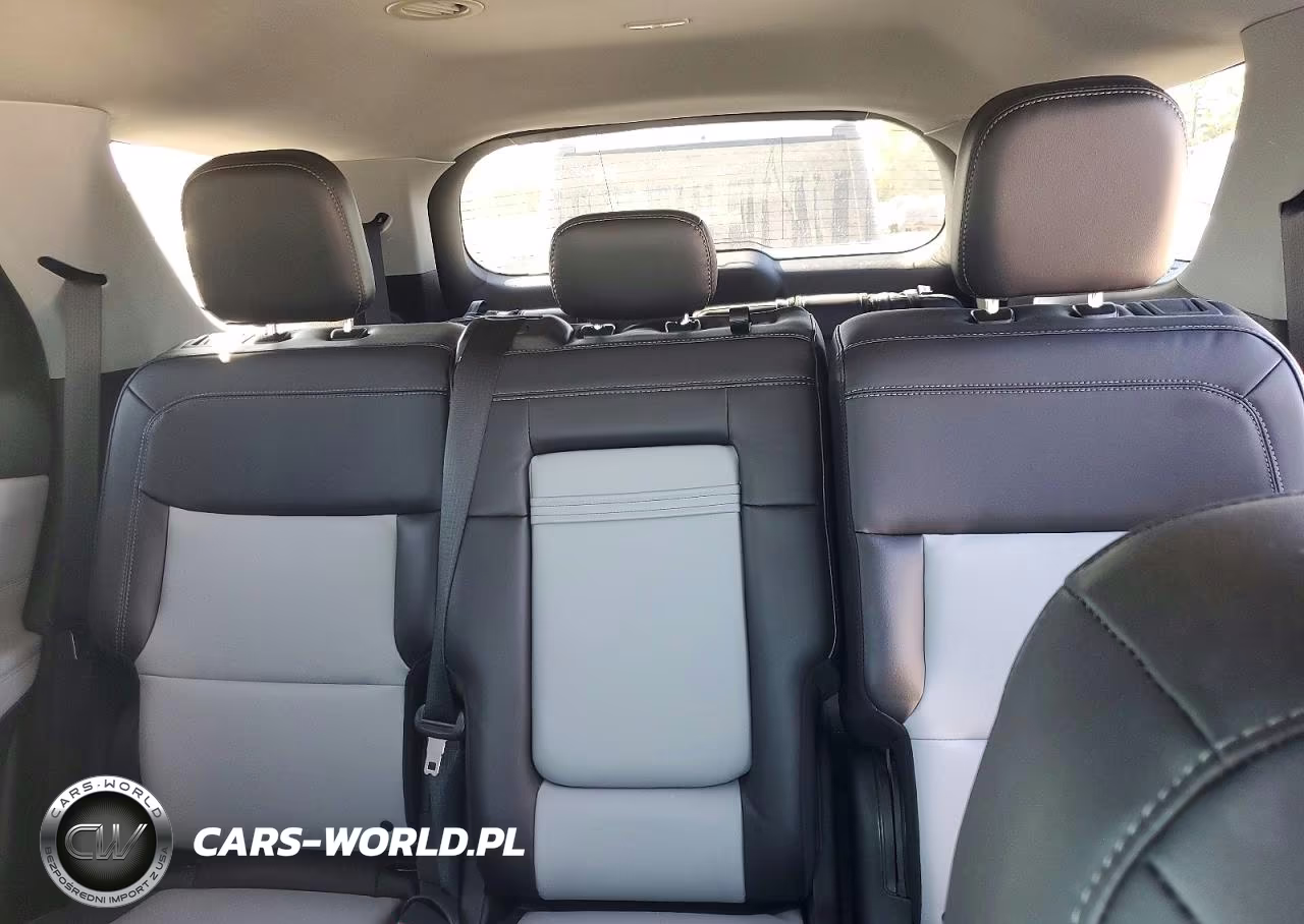 2022 Ford Explorer Xlt VIN:1FMSK7DH7NGA75462 - 10