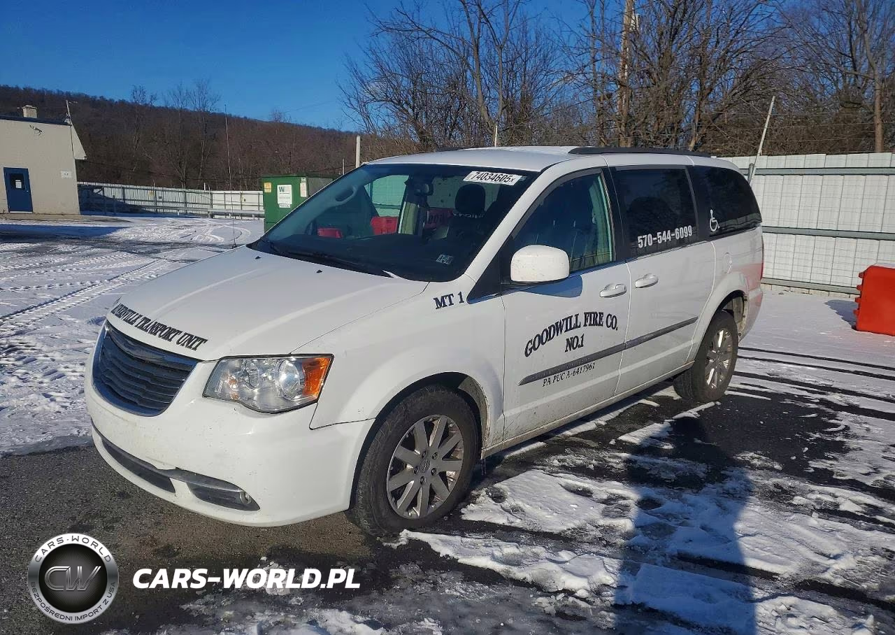2015 Chrysler Town & Country Touring – zdjęcie 1 z 13