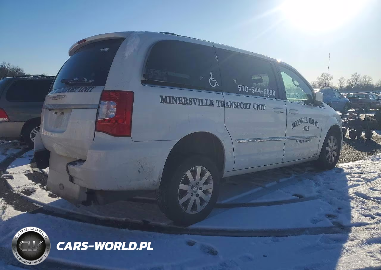 2015 Chrysler Town & Country Touring VIN:2C4RC1BG7FR626352 - 3