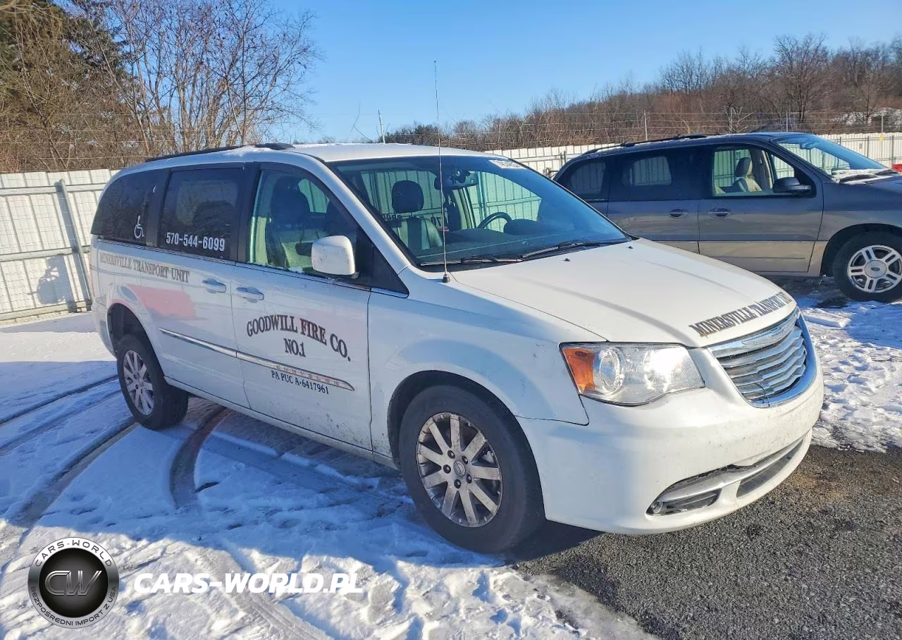 2015 Chrysler Town & Country Touring VIN:2C4RC1BG7FR626352 - 4