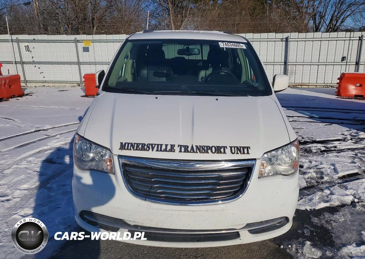2015 Chrysler Town & Country Touring VIN:2C4RC1BG7FR626352 - 5
