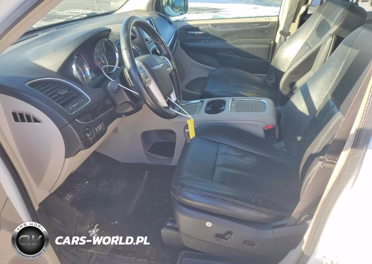 2015 Chrysler Town & Country Touring VIN:2C4RC1BG7FR626352 - 7