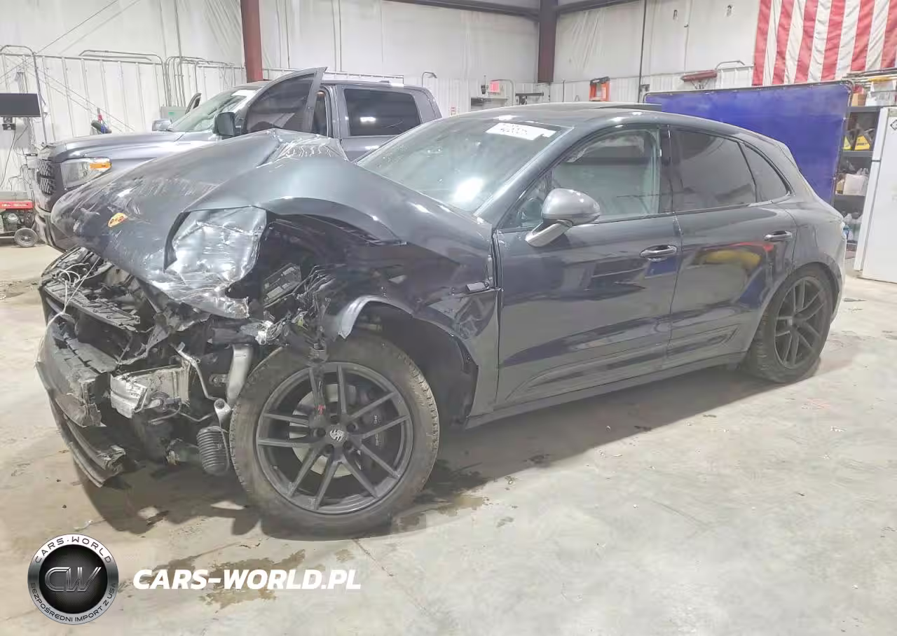 2023 Porsche Macan Base