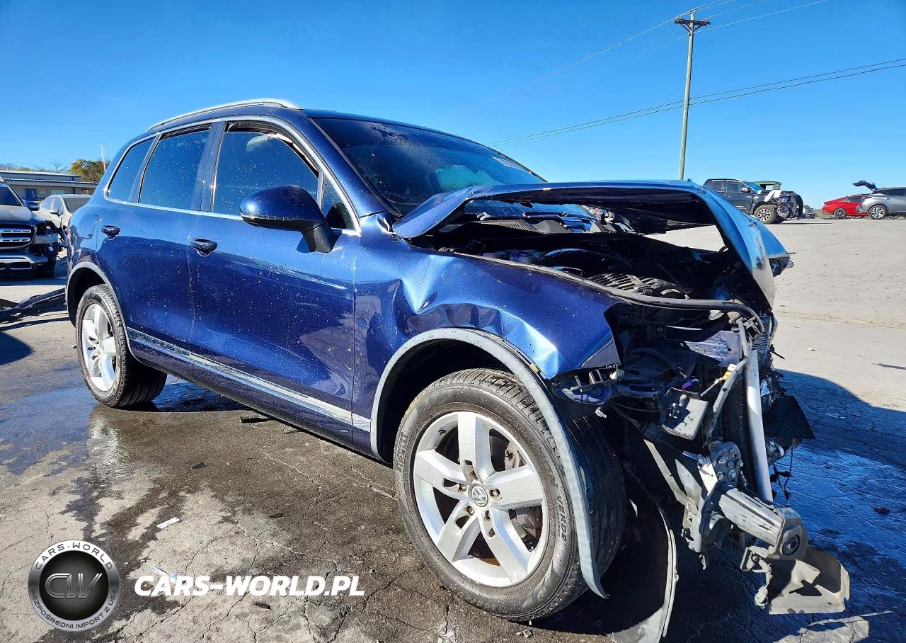 2013 Volkswagen Touareg V6 VIN:WVGEF9BP9DD010670 - 4