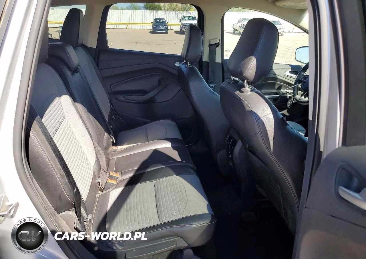 2019 Ford Escape Se VIN:1FMCU9GD8KUA64387 - 10
