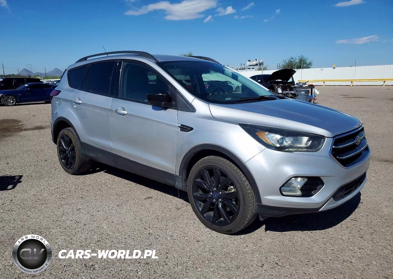 2019 Ford Escape Se VIN:1FMCU9GD8KUA64387 - 4