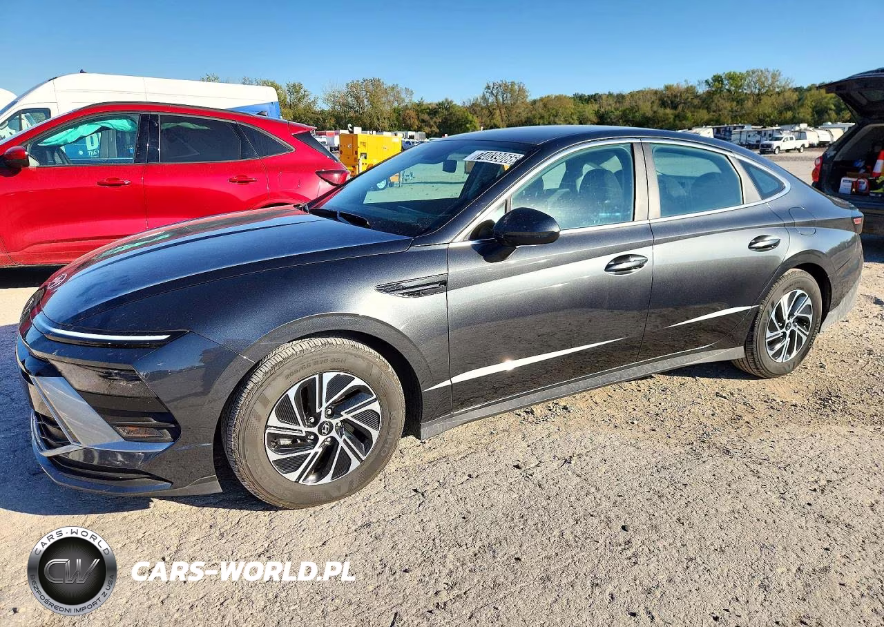 2026 Hyundai Sonata Hybrid Blue VIN:KMHL24JJ3TA177089 - 1