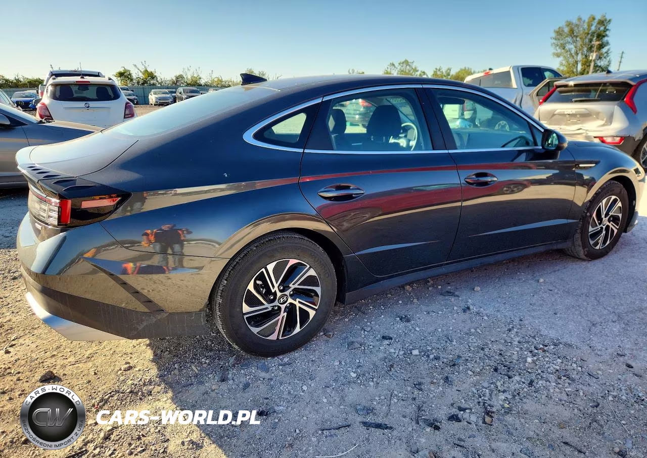 2026 Hyundai Sonata Hybrid Blue VIN:KMHL24JJ3TA177089 - 3