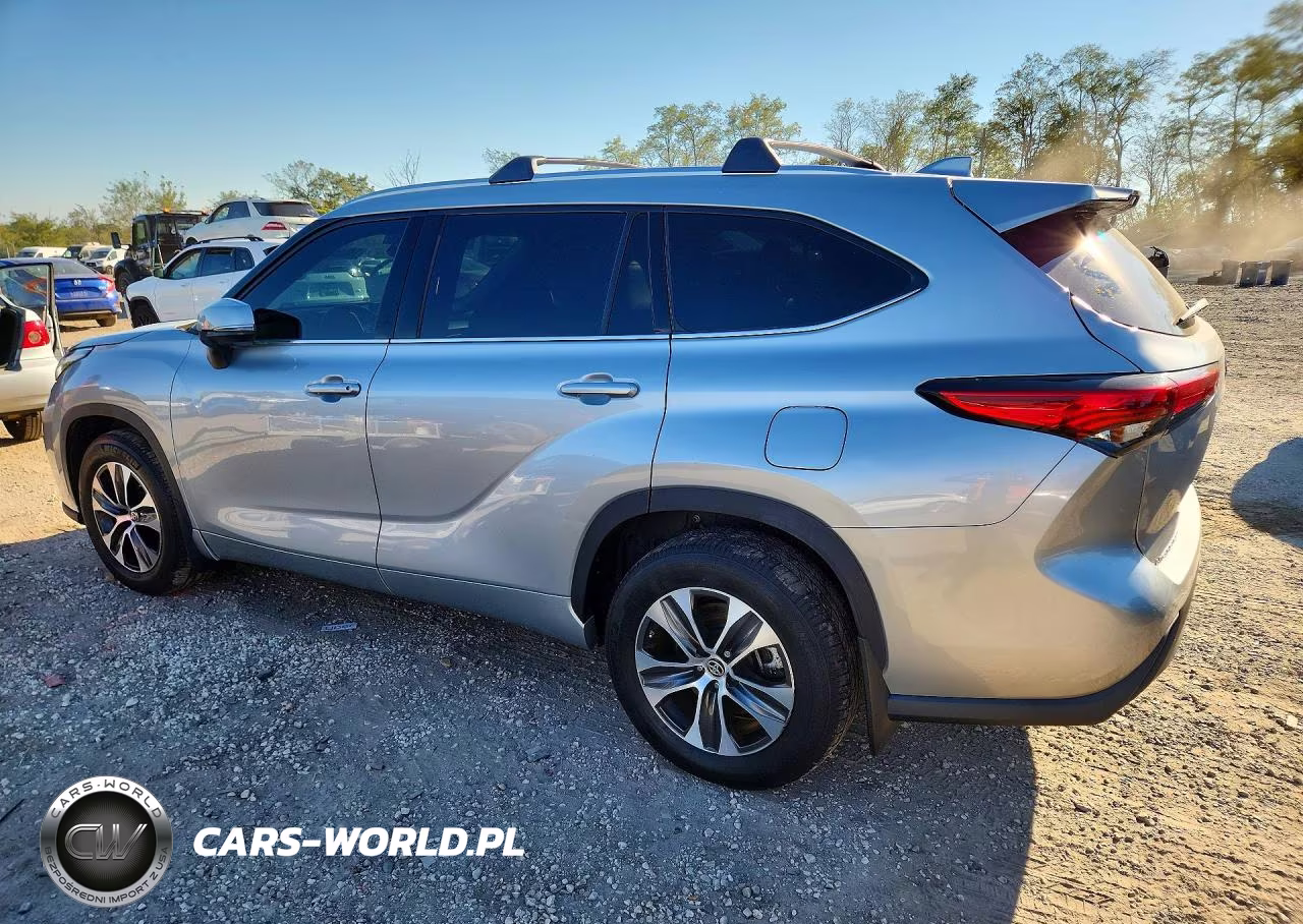 2021 Toyota Highlander Xle VIN:5TDHZRBH9MS064413 - 2