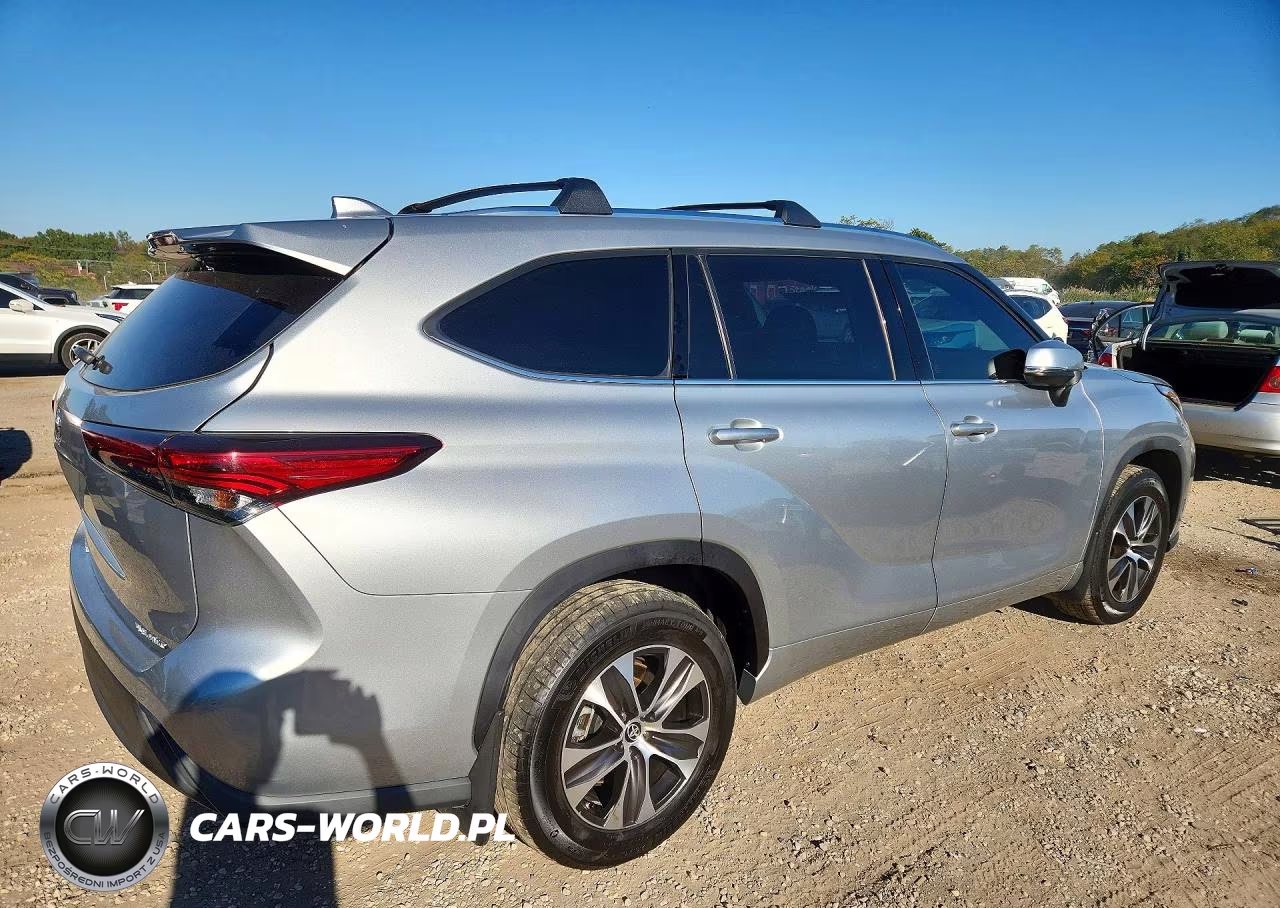 2021 Toyota Highlander Xle VIN:5TDHZRBH9MS064413 - 3