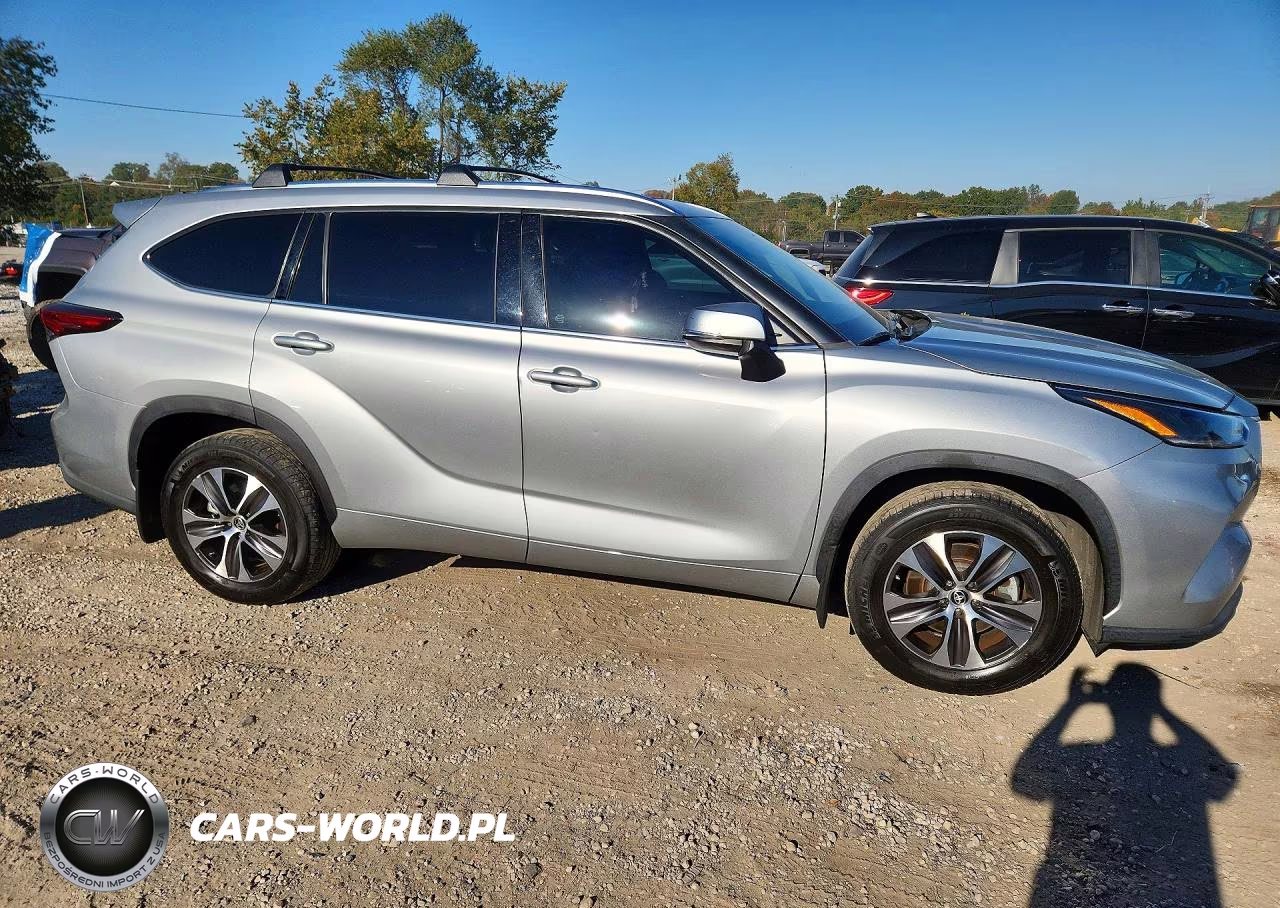 2021 Toyota Highlander Xle VIN:5TDHZRBH9MS064413 - 4