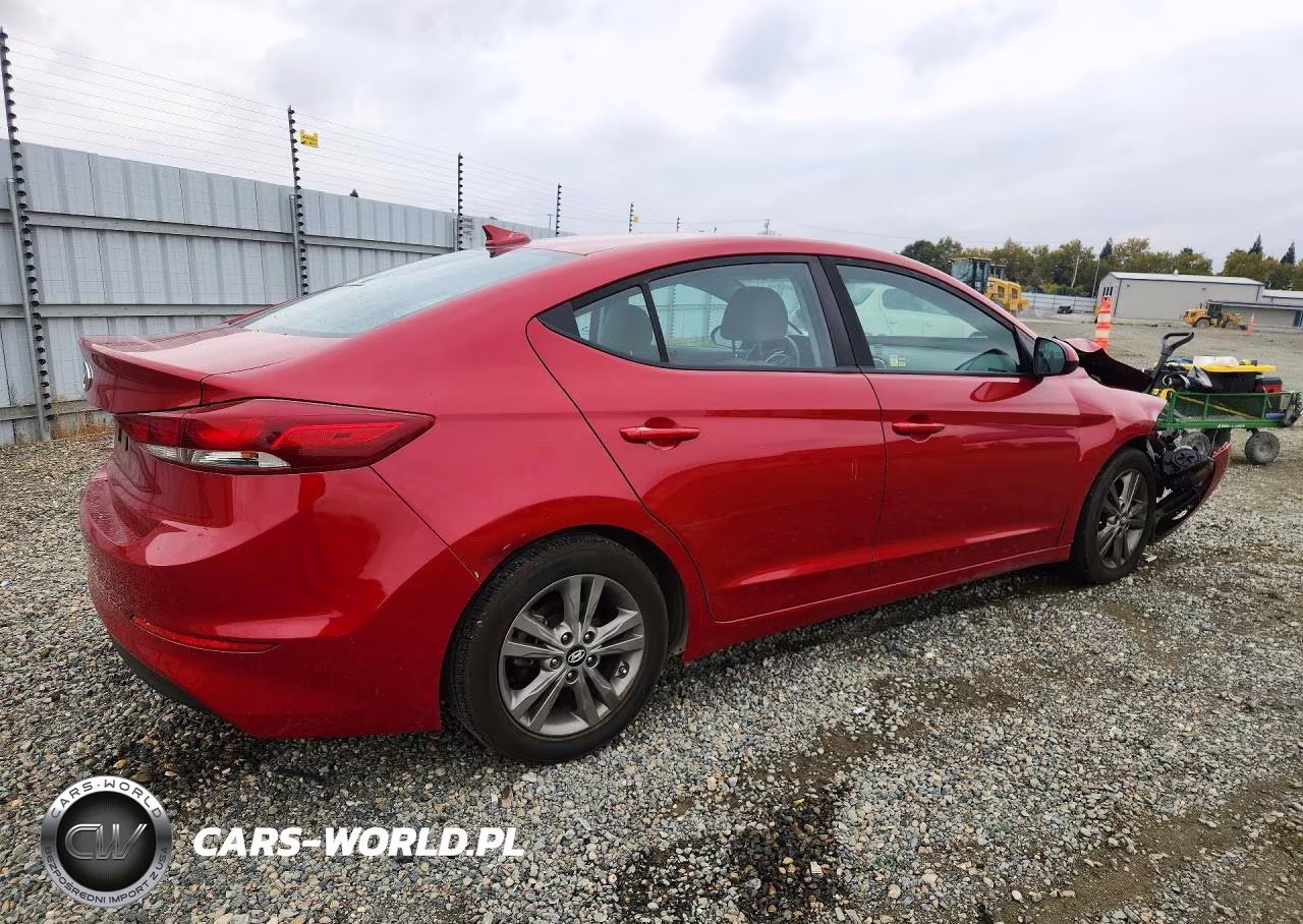2018 Hyundai Elantra Sel VIN:5NPD84LF3JH318345 - 3
