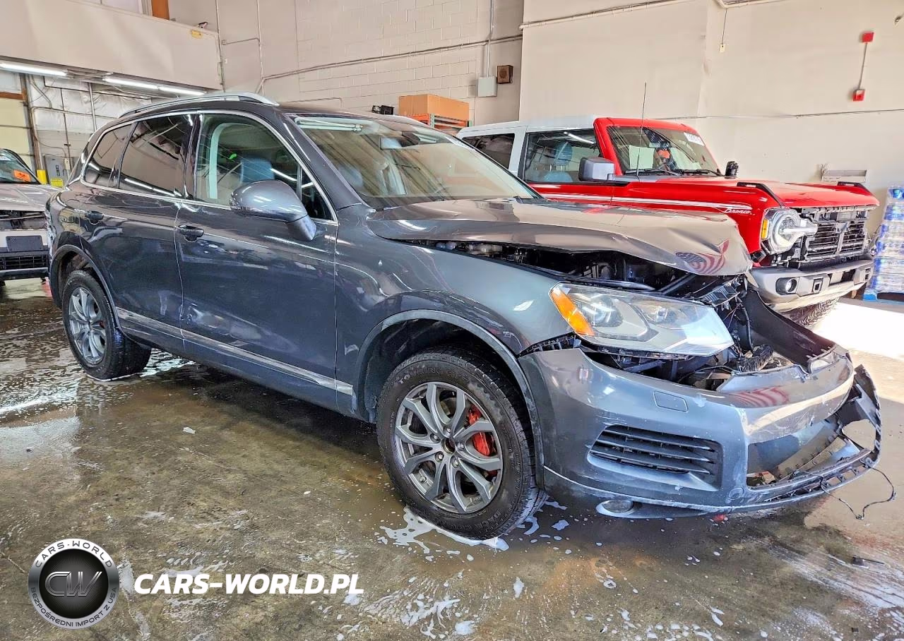 2011 Volkswagen Touareg V6 VIN:WVGFF9BP1BD000927 - 4
