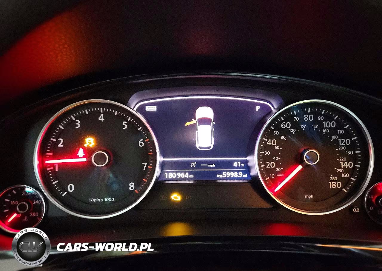 2011 Volkswagen Touareg V6 VIN:WVGFF9BP1BD000927 - 9