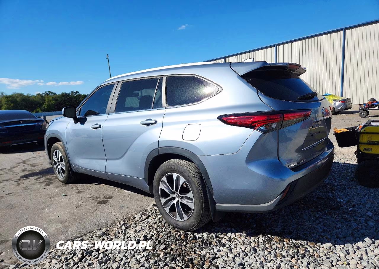 2023 Toyota Highla Xle VIN:5TDKDRAH5PS515122 - 2