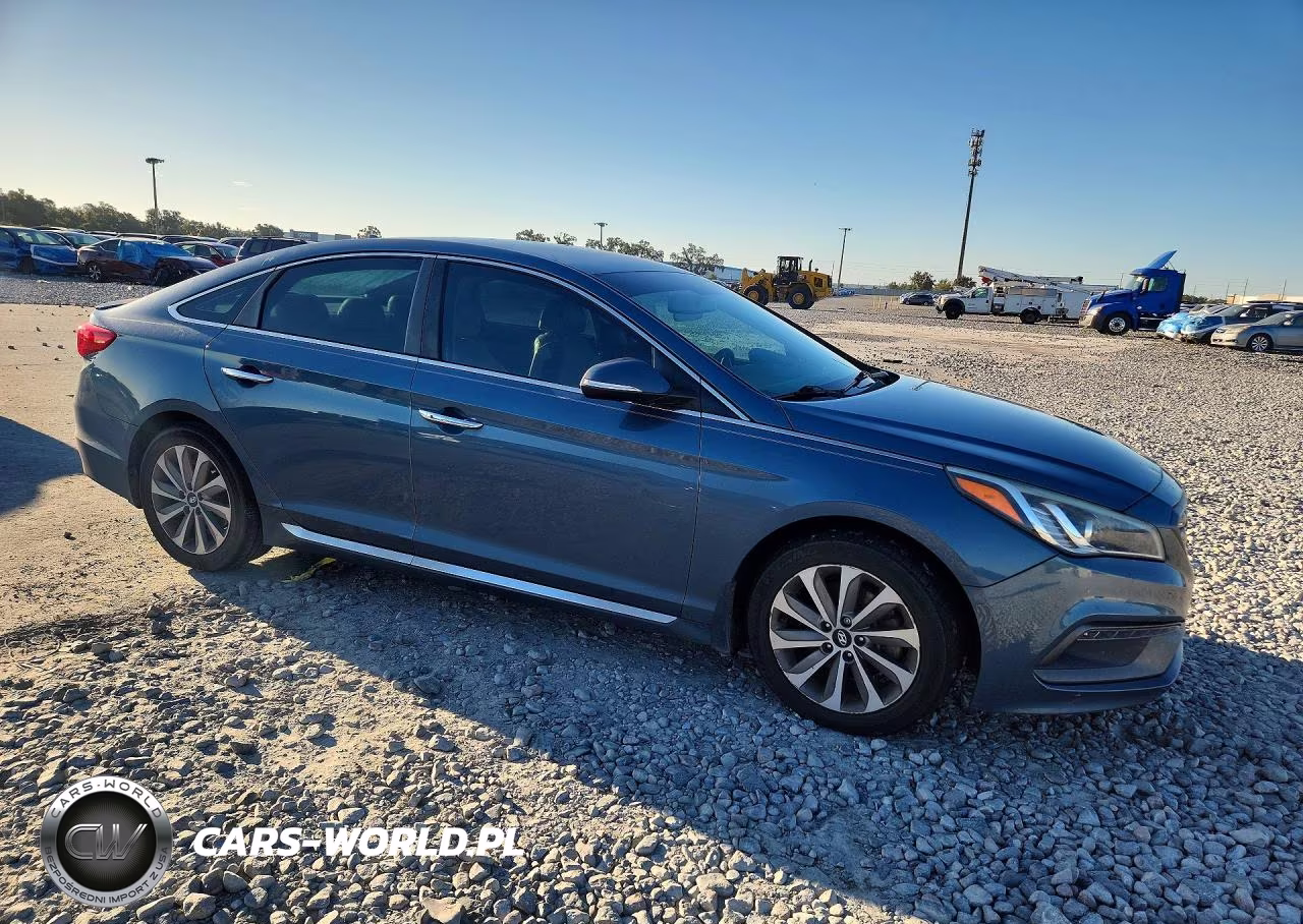 2015 Hyundai Sonata Sport VIN:5NPE34AF3FH178861 - 4