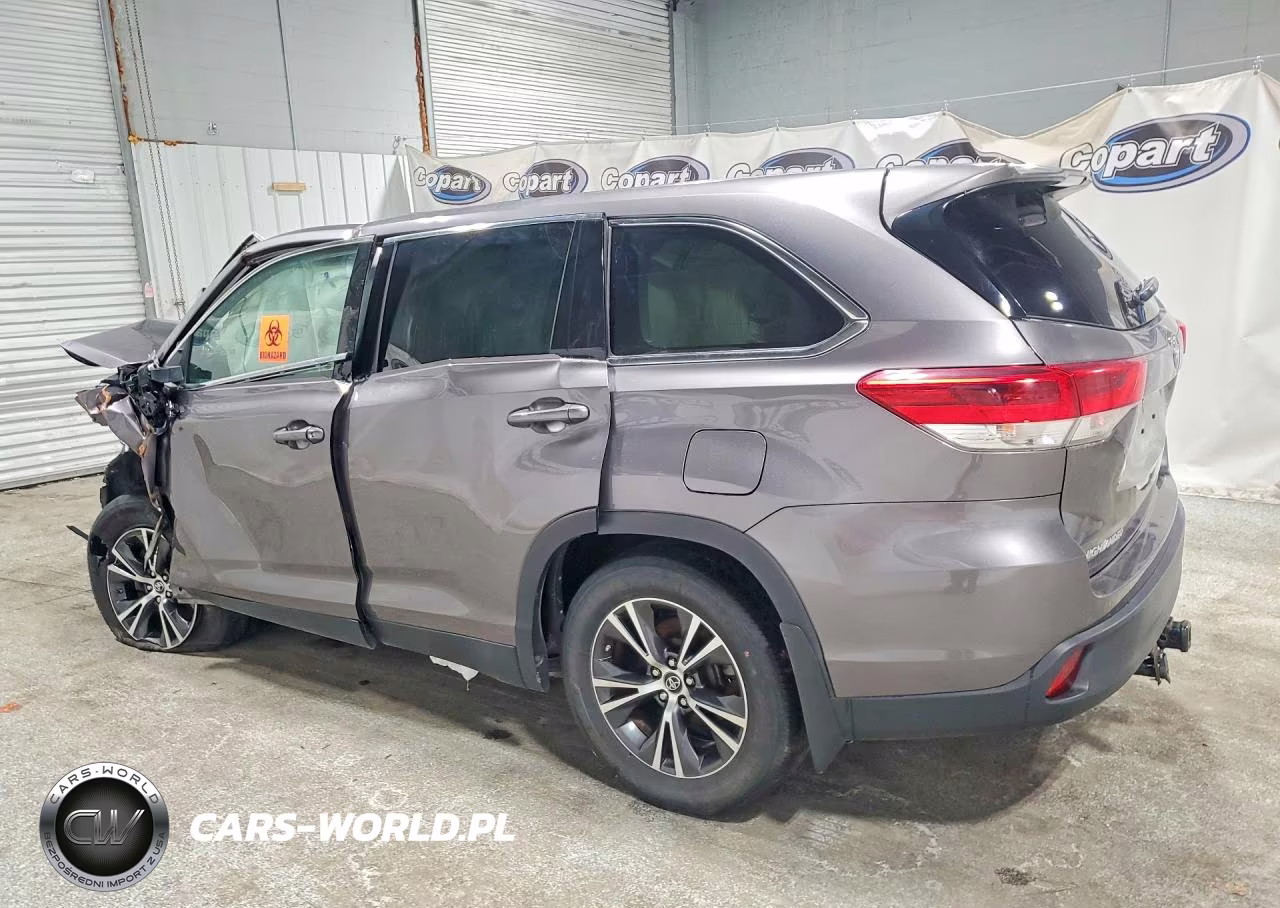 2019 Toyota Highlander Le VIN:5TDBZRFH6KS961203 - 2
