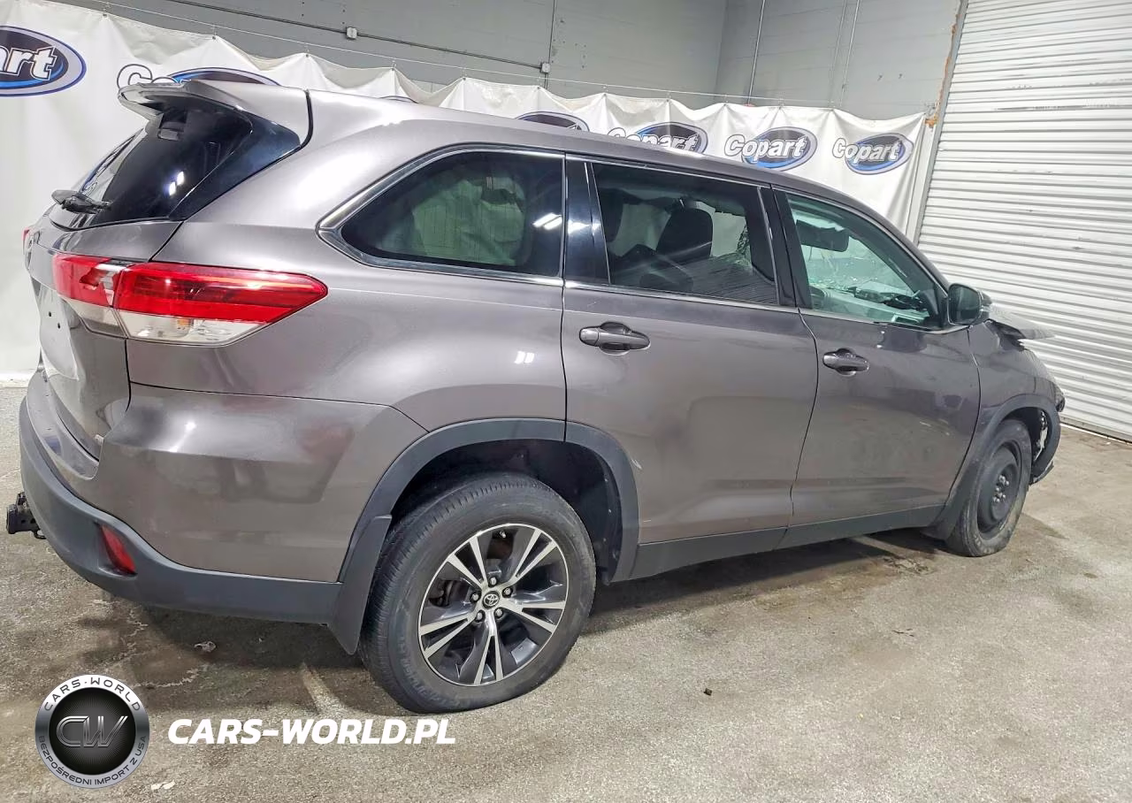 2019 Toyota Highlander Le VIN:5TDBZRFH6KS961203 - 3