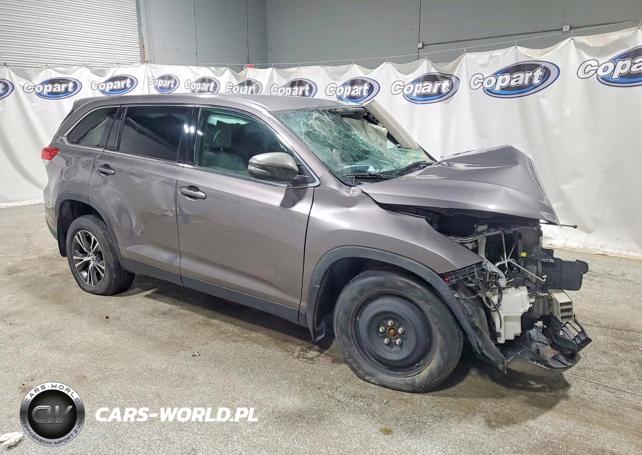 2019 Toyota Highlander Le VIN:5TDBZRFH6KS961203 - 4