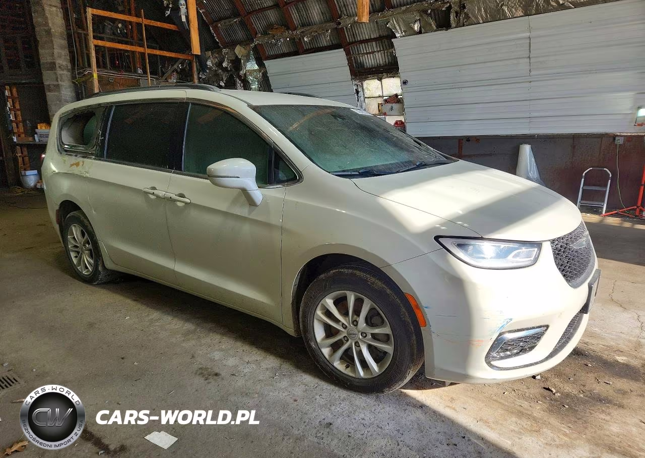 2021 Chrysler Pacifica Touring VIN:2C4RC3FG8MR511181 - 4