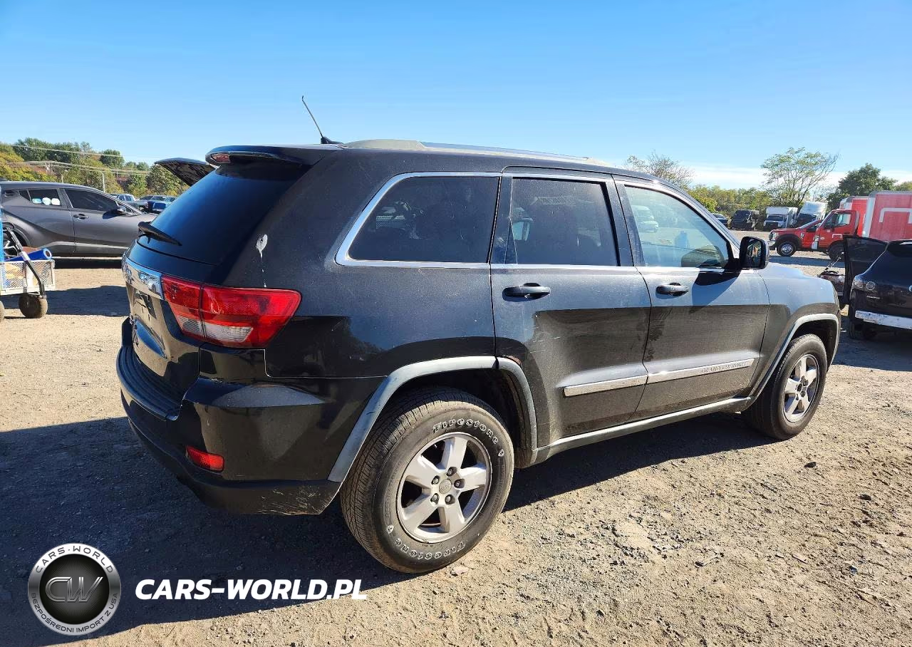 2011 Jeep Grand Cherokee Laredo VIN:1J4RR4GG5BC555240 - 3