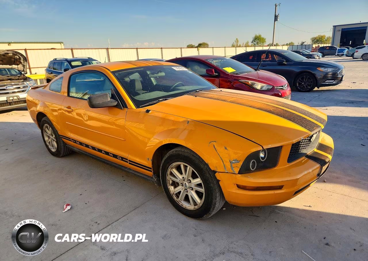 2007 Ford Mustang VIN:1ZVFT80N975210926 - 4