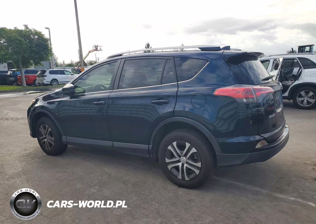 2018 Toyota Rav4 Le VIN:JTMZFREVXJJ167444 - 2