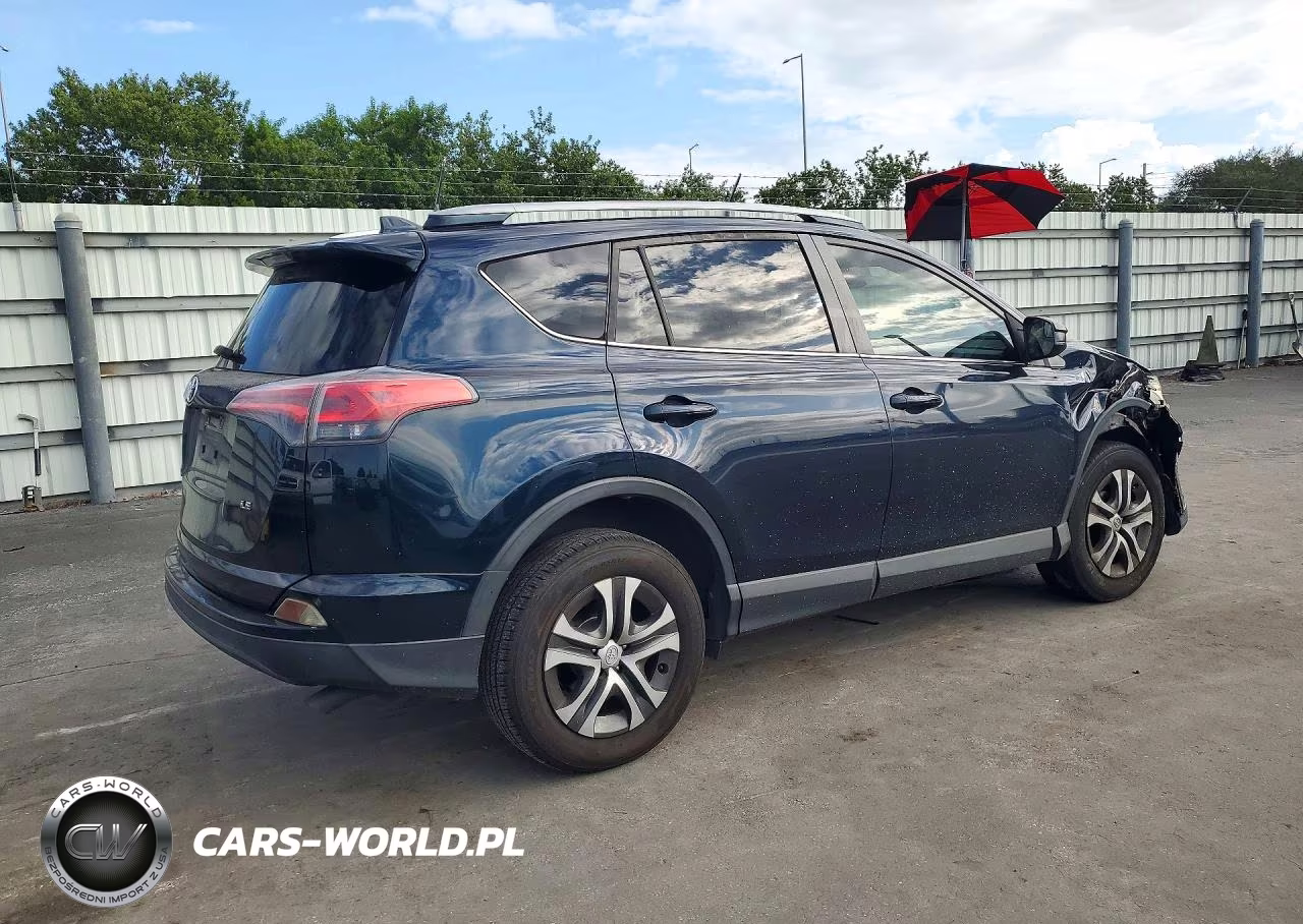 2018 Toyota Rav4 Le VIN:JTMZFREVXJJ167444 - 3