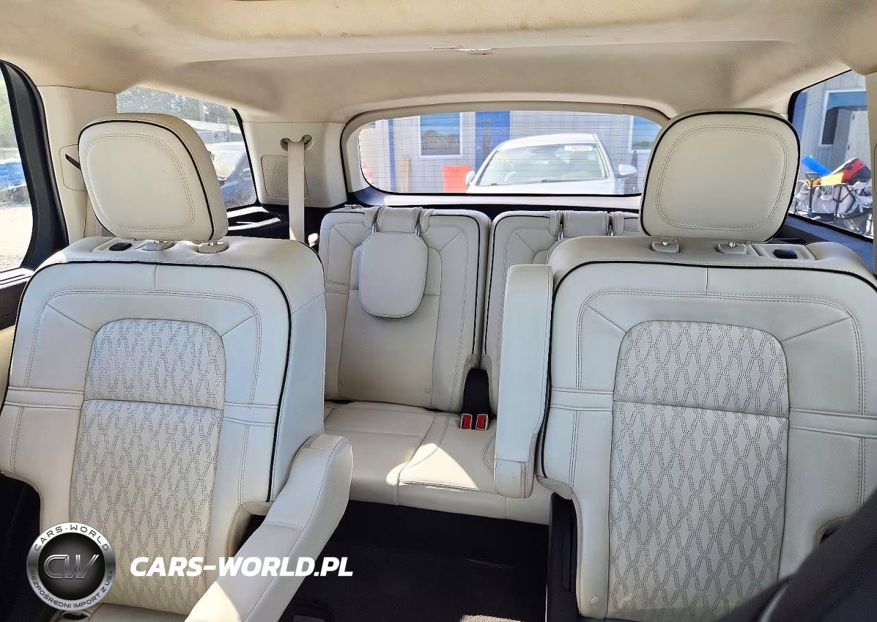2020 Lincoln Aviator Black Label VIN:5LM5J9XC4LGL34298 - 10
