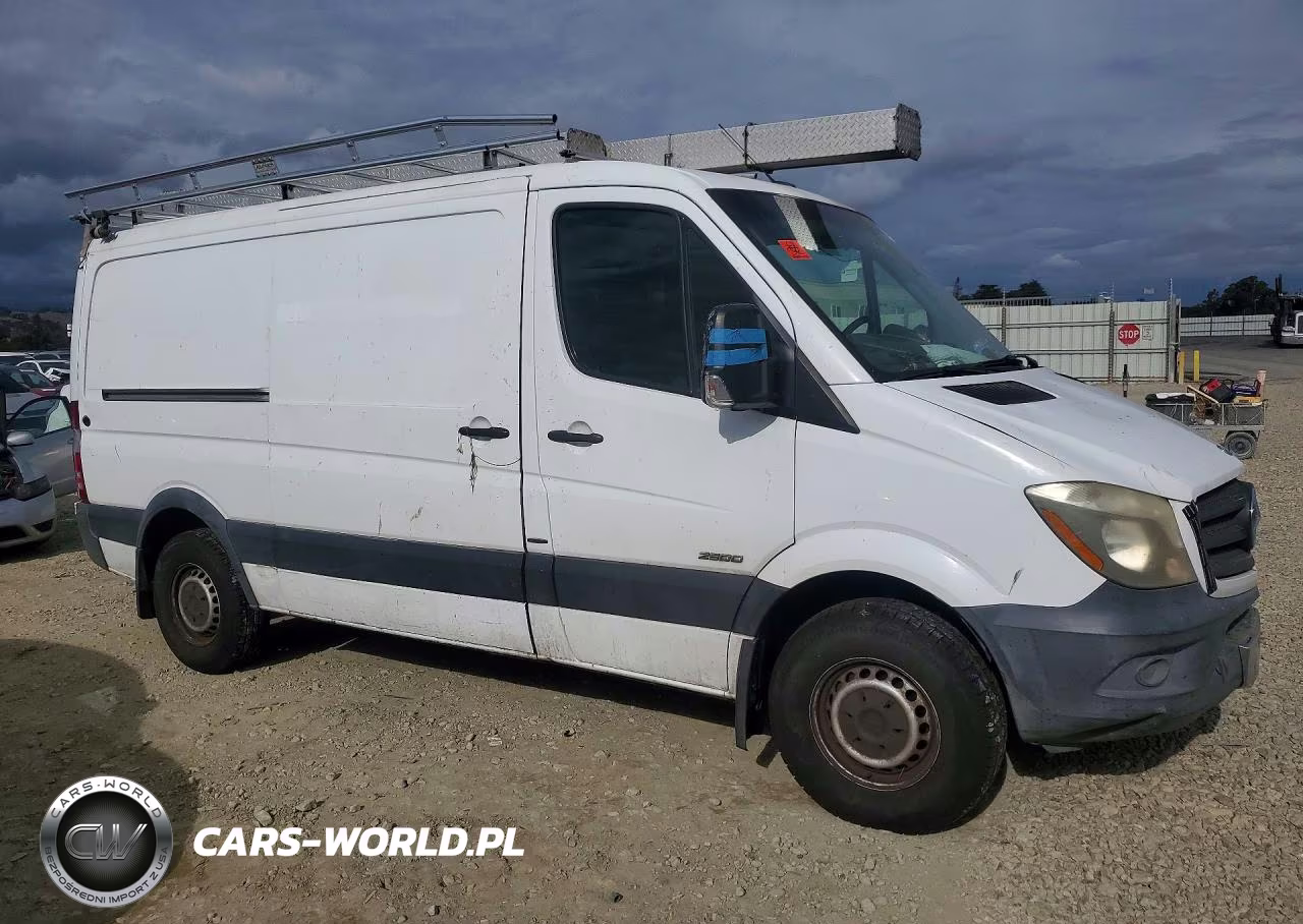 2014 Mercedes-Benz Sprinter 2500 VIN:WD3PE7CC1E5849914 - 4
