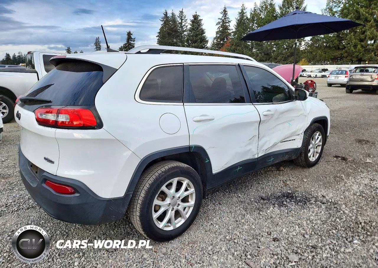 2017 Jeep Cherokee Latitude VIN:1C4PJLCB0HW547918 - 3