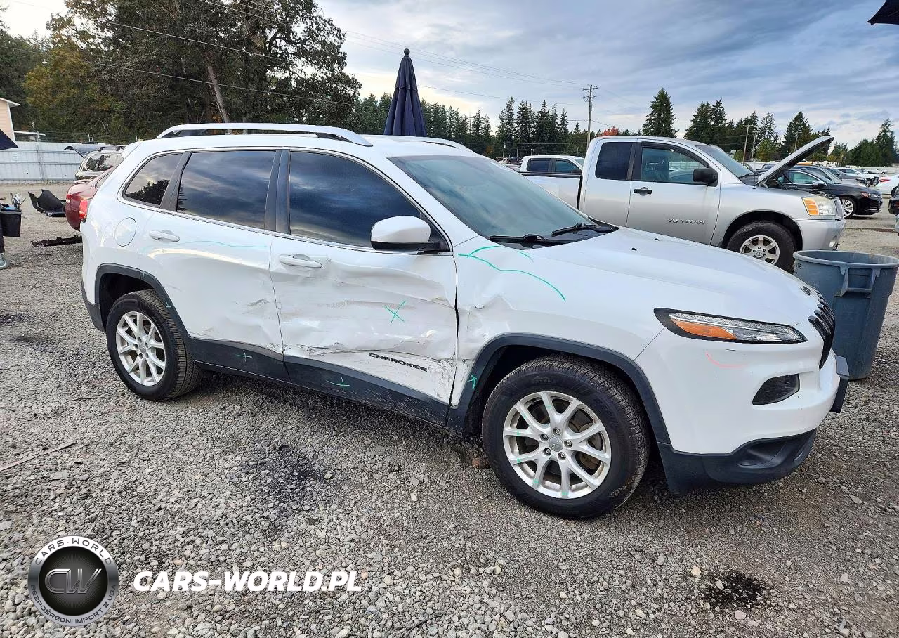2017 Jeep Cherokee Latitude VIN:1C4PJLCB0HW547918 - 4