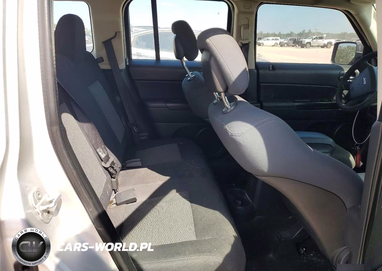 2010 Jeep Patriot Sport VIN:1J4NT2GBXAD558345 - 11