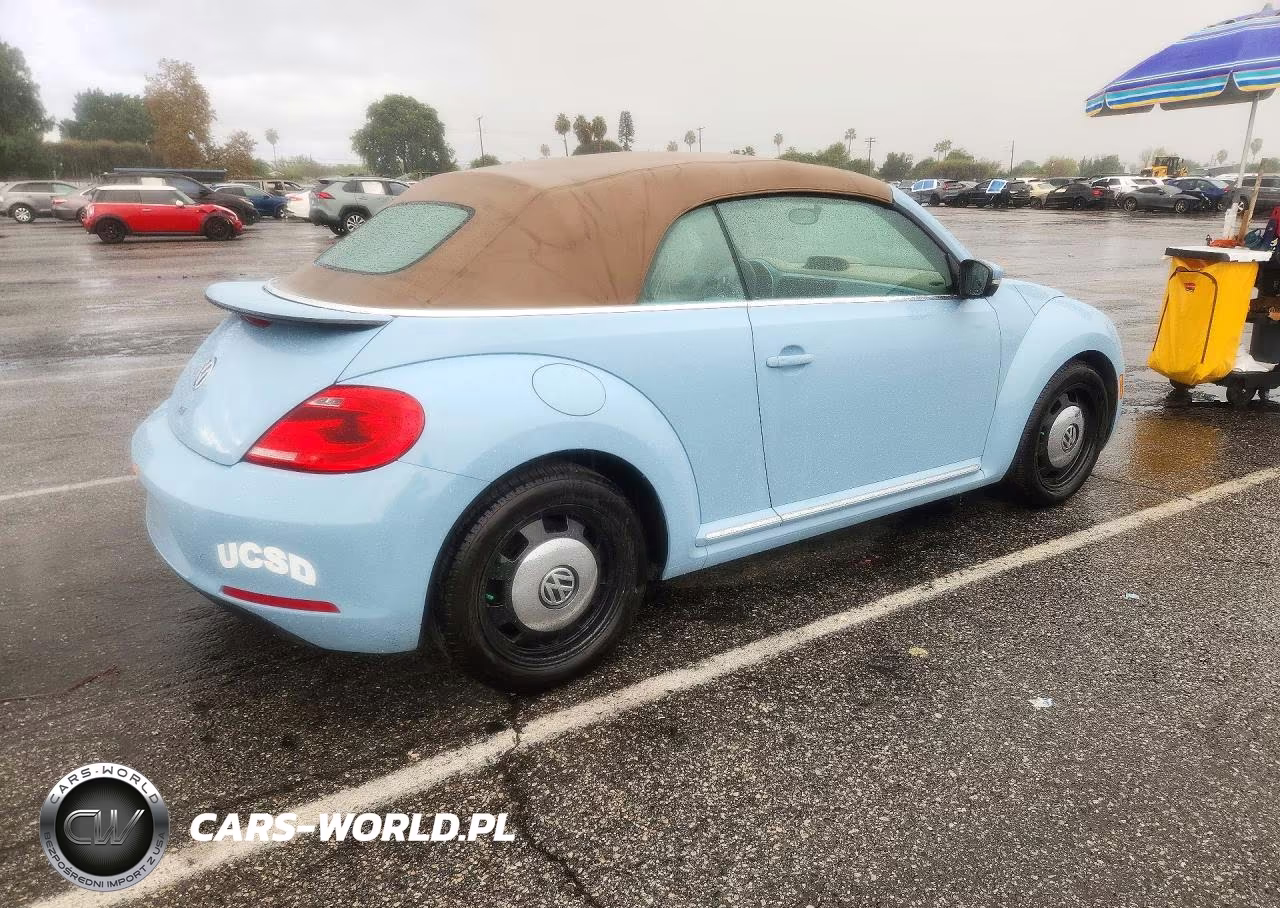 2014 Volkswagen Beetle VIN:3VW5L7AT4EM818928 - 3