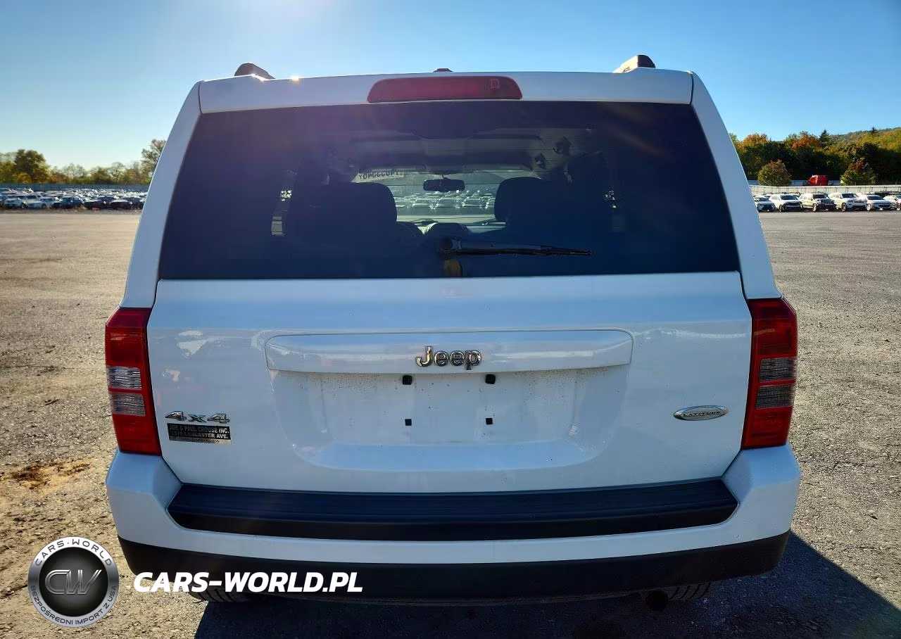 2017 Jeep Patriot Latitude VIN:1C4NJRFB1HD155662 - 6