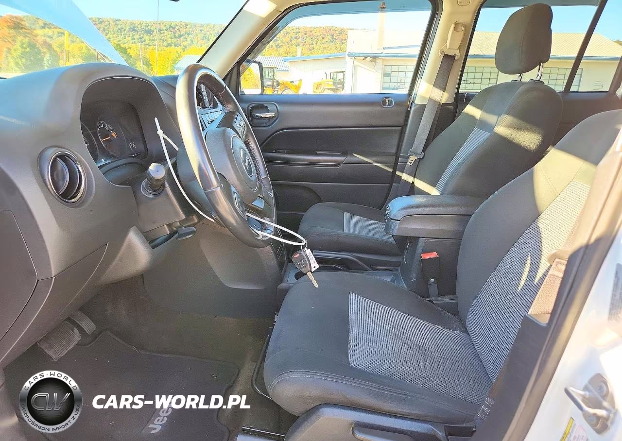 2017 Jeep Patriot Latitude VIN:1C4NJRFB1HD155662 - 7